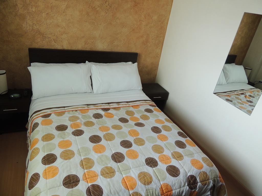 Titan Hotel & Spa Bogotá Szoba fotó